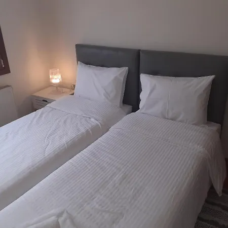 Family's カラブリタ